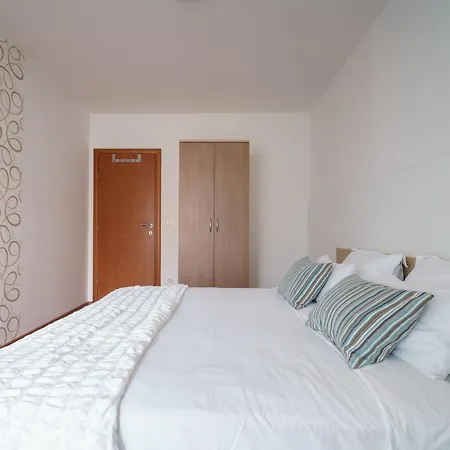 公寓 Valbruna 罗维尼