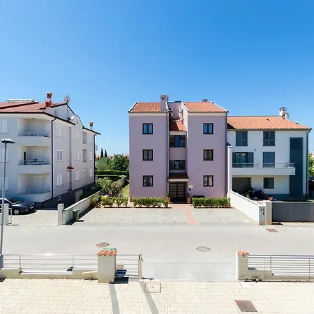 Valbruna Apartman *