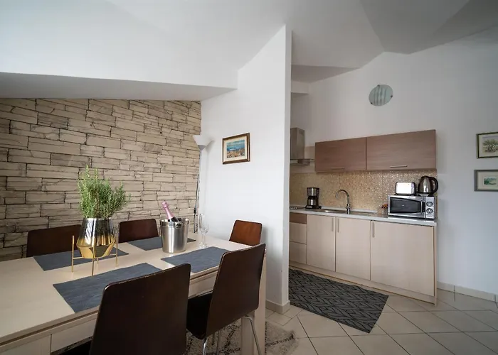 Valbruna 아파트 *