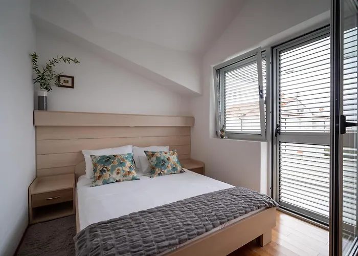 Valbruna 아파트 로비니