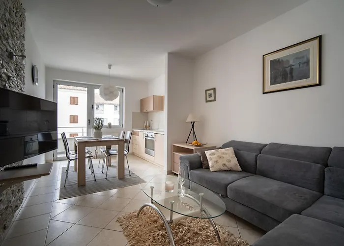 아파트 Valbruna 로비니