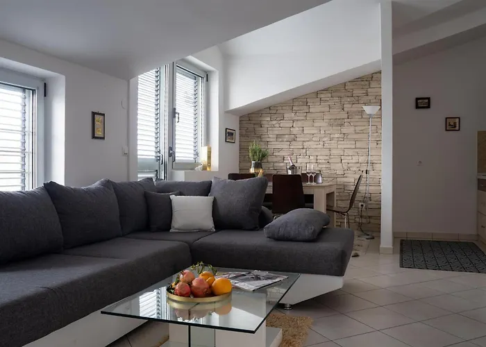 아파트 Valbruna 로비니