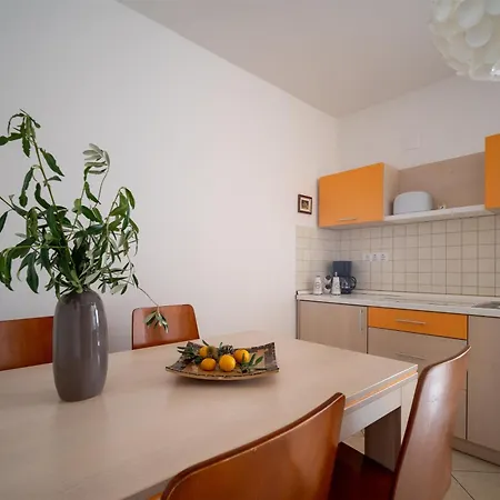 Valbruna Apartment *