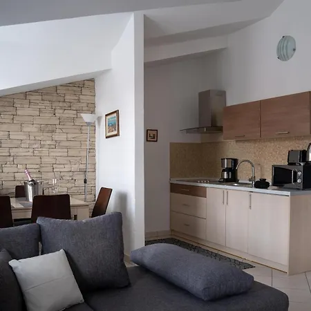 Valbruna Apartment *