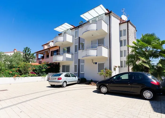 Valbruna Appartement *