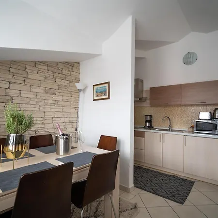Valbruna Appartement *