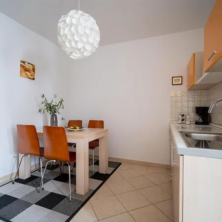 Valbruna Appartement *
